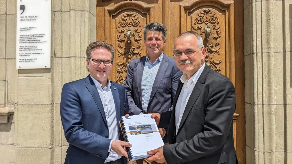 Übergabe des revidierten regionalen Richtplans an Hr. Staatsrat Jean-François Steiert am 25. Mai 2023.